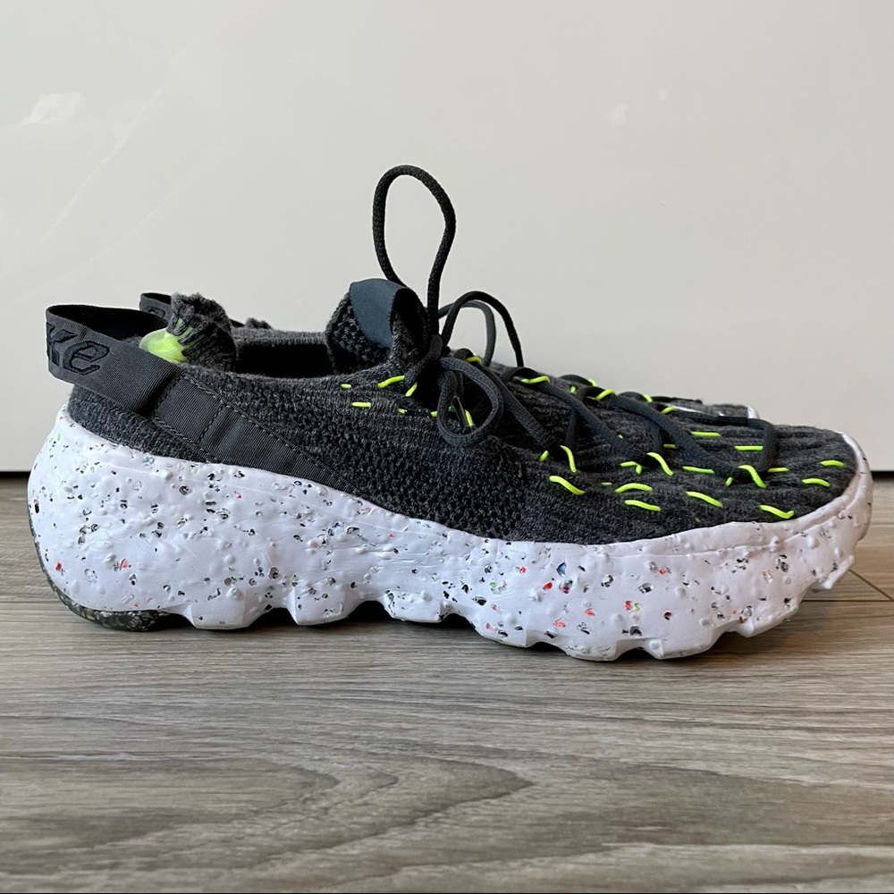 Nike Space Hippie 04 Black Volt White Crater Men’s Sneaker Size 9
